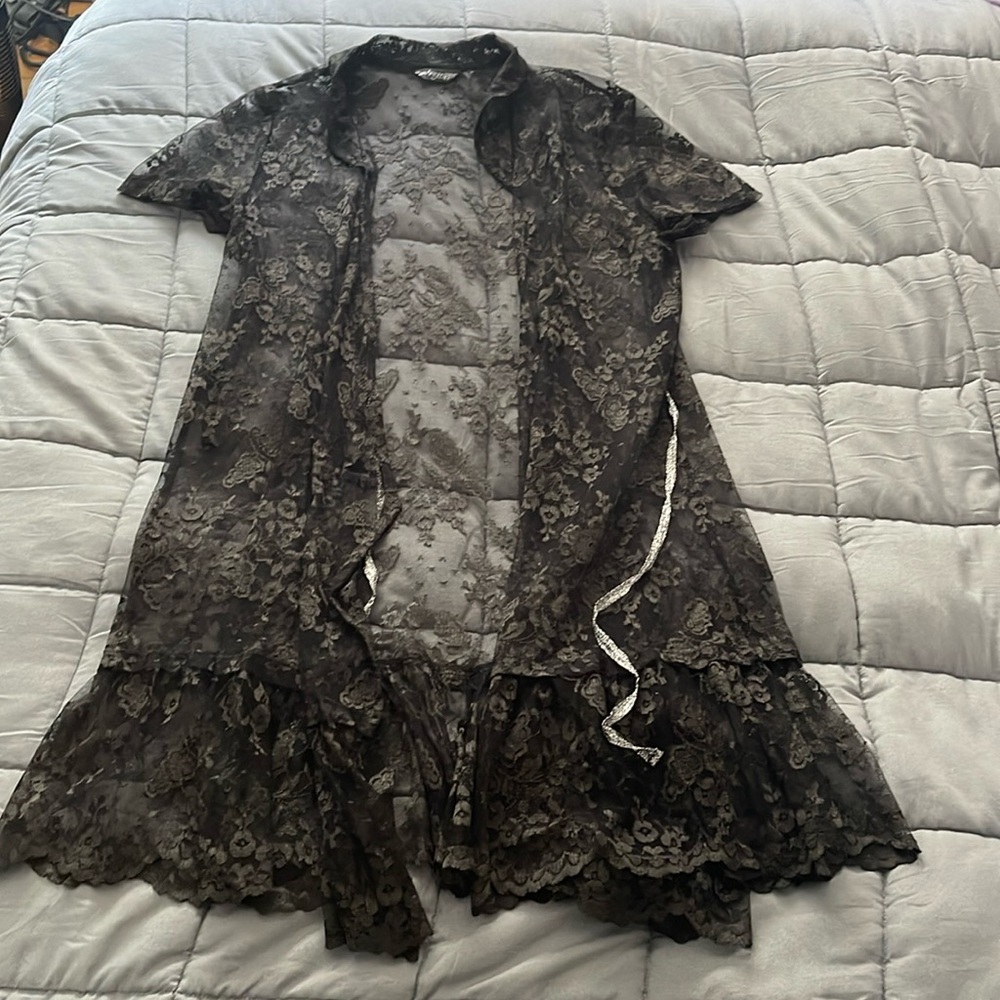 Lace robe